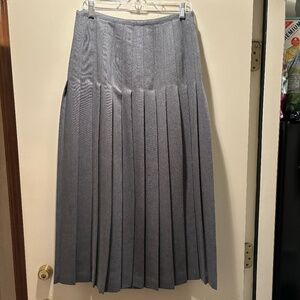 Liz Claiborne Gray Pleated Skirt